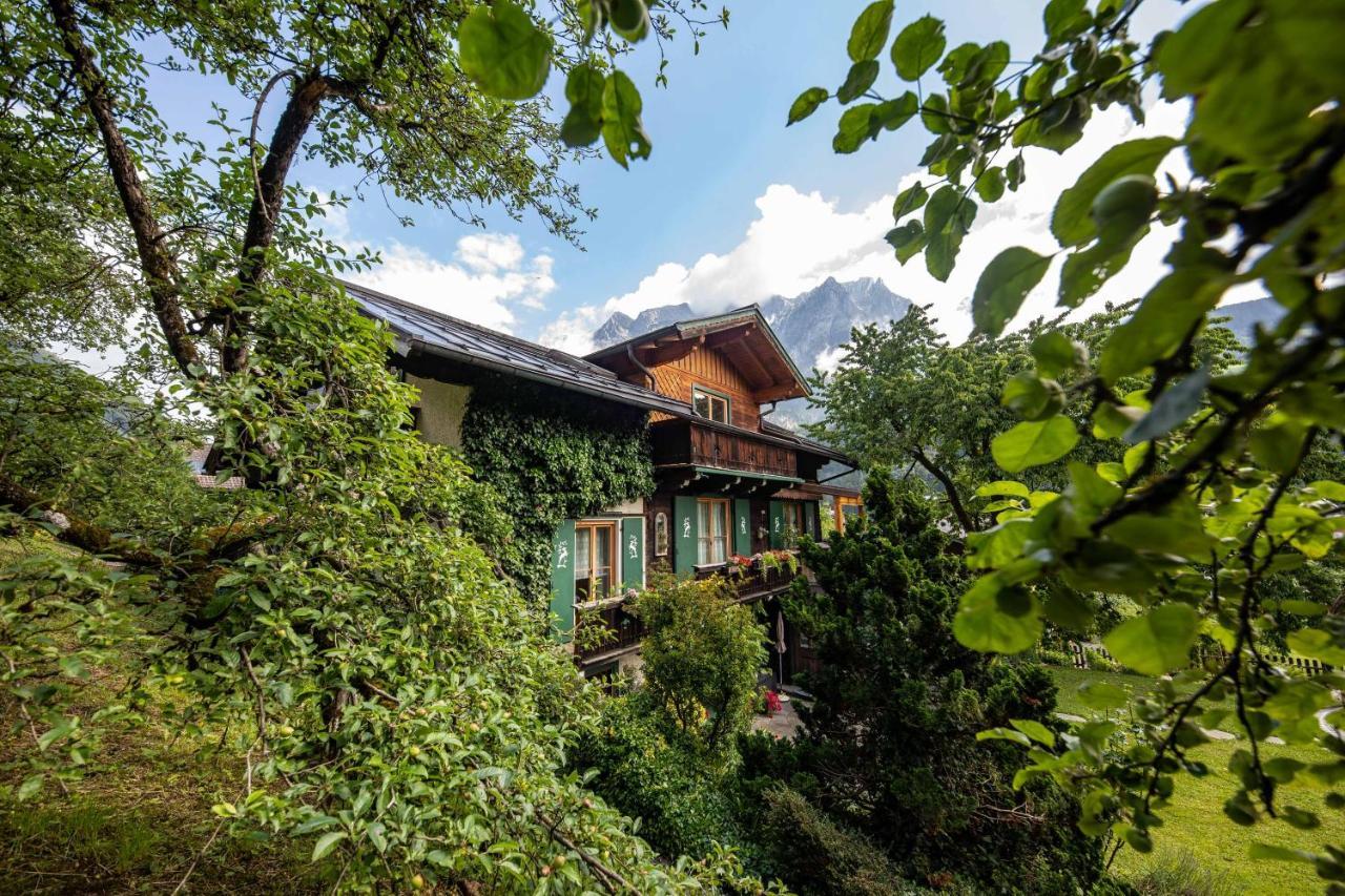 Alpenrelax Haus Weidmannsheil Wohnen Im Romantischen Forsthaus Werfen Exterior photo