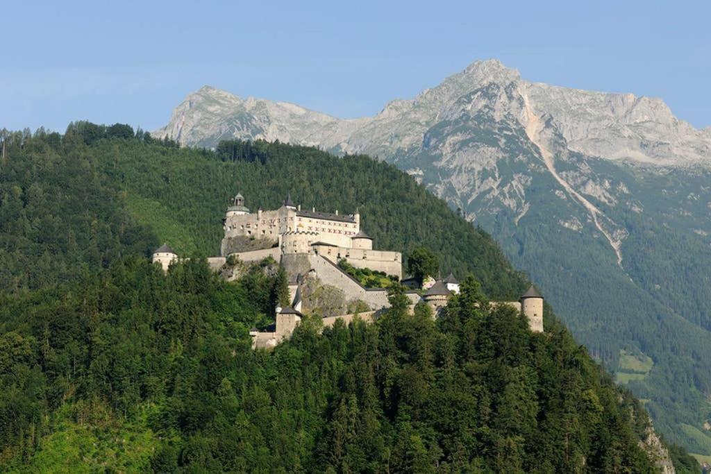 Alpenrelax Haus Weidmannsheil Wohnen Im Romantischen Forsthaus Werfen Exterior photo